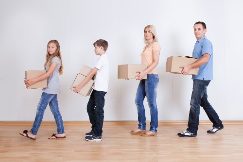 Packing boxes for mobile self storage in Whitecity